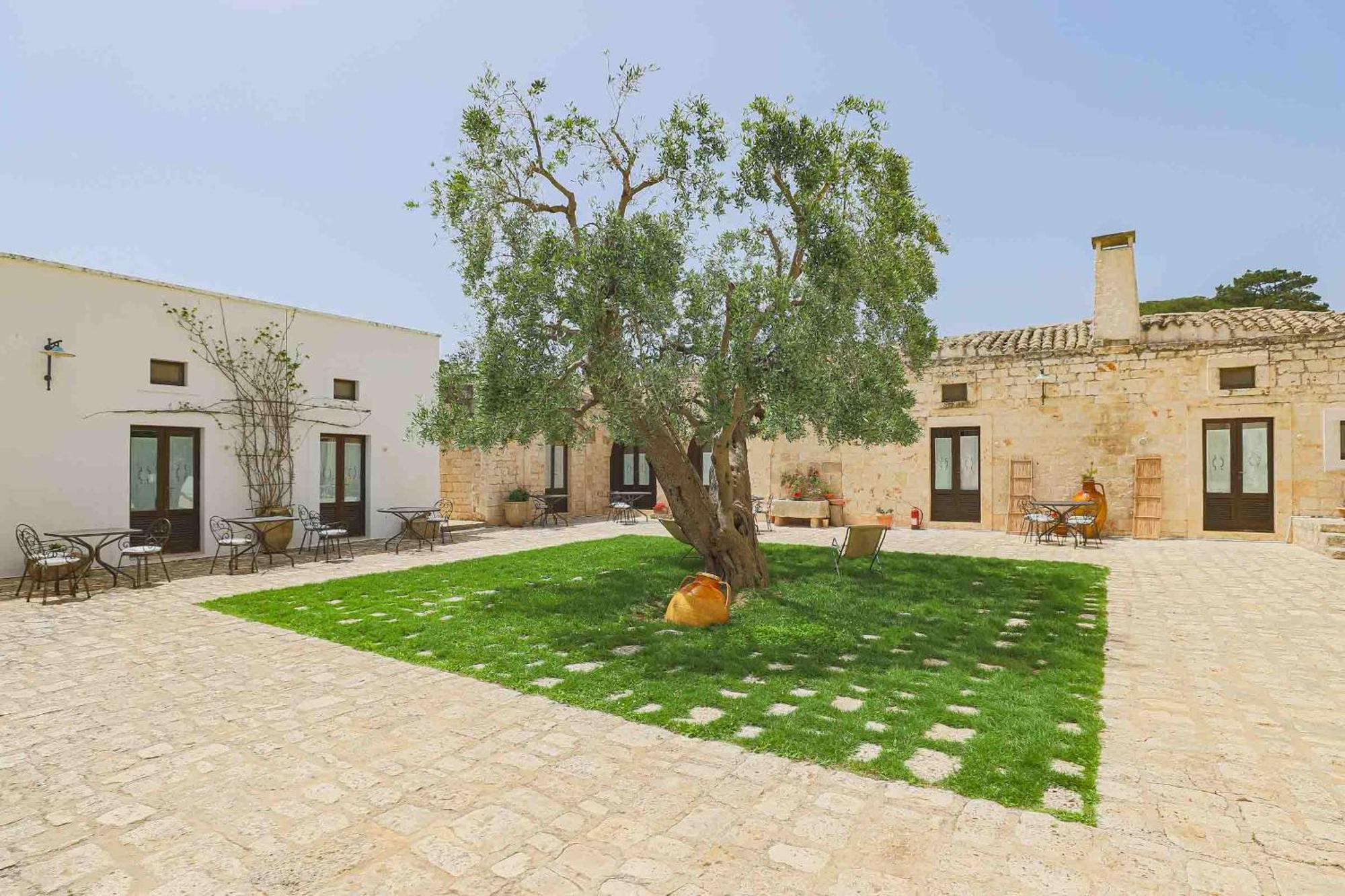 Masseria Casina Vitale Ceglie Messapica Exterior photo